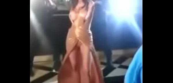  Anushka sharma boobs out full open boobs. Oops